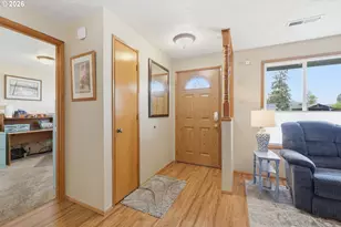 430 S 37th Pl, Springfield, OR 97478 - Photo 6
