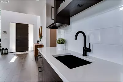 967 S 66th Pl, Springfield, OR 97478 - Photo 10