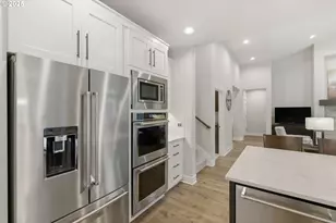 3228 NW Hood Ct, Camas, WA 98607 - Photo 8