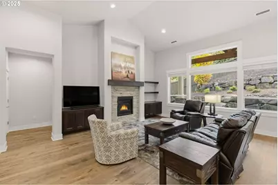 3228 NW Hood Ct, Camas, WA 98607 - Photo 2