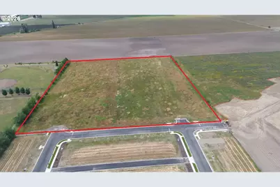9008 NE Parr Rd, Woodburn, OR 97071 - Photo 1