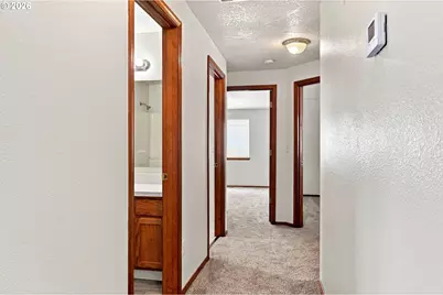 106 Mission Rd, Kelso, WA 98626 - Photo 12