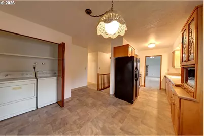 395 Cumberland St, Astoria, OR 97103 - Photo 22