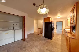 395 Cumberland St, Astoria, OR 97103 - Photo 22