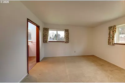 395 Cumberland St, Astoria, OR 97103 - Photo 26