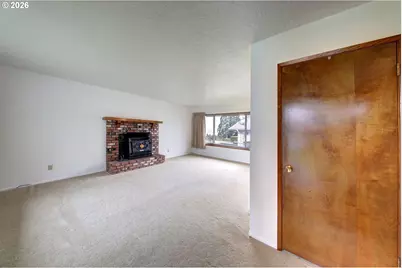 395 Cumberland St, Astoria, OR 97103 - Photo 12