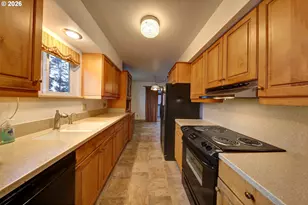 395 Cumberland St, Astoria, OR 97103 - Photo 18