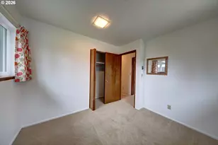 395 Cumberland St, Astoria, OR 97103 - Photo 30