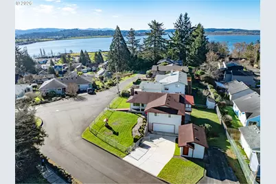 395 Cumberland St, Astoria, OR 97103 - Photo 2