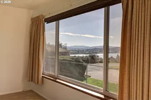 395 Cumberland St, Astoria, OR 97103 - Photo 14