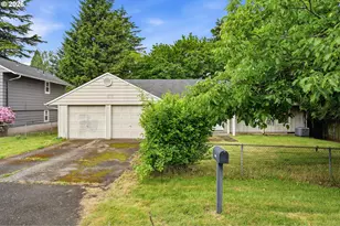 1211 SE 212th Ave, Gresham, OR 97030 - Photo 2
