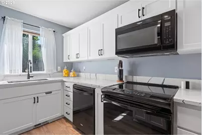 22046 SW Grahams Ferry Rd #C, Tualatin, OR 97062 - Photo 12