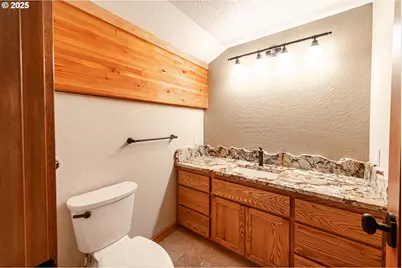 40365 Tonga Ln, Springfield, OR 97478 - Photo 36
