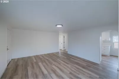 2194 Vaughn Ave, Salem, OR 97305 - Photo 6