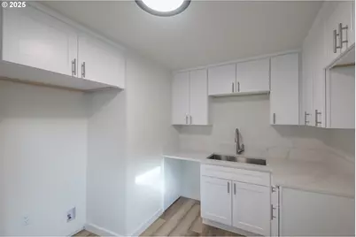 2194 Vaughn Ave, Salem, OR 97305 - Photo 8