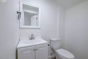 2194 Vaughn Ave, Salem, OR 97305 - Photo 14