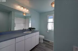 265 Auburn Ave, Astoria, OR 97103 - Photo 12