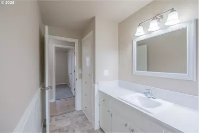 562 SE Connecticut Ave, Salem, OR 97317 - Photo 28