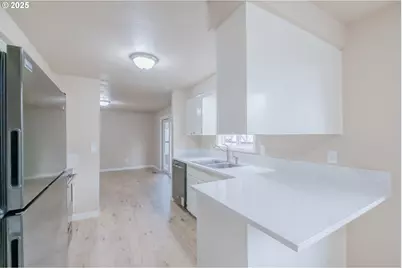 562 SE Connecticut Ave, Salem, OR 97317 - Photo 12