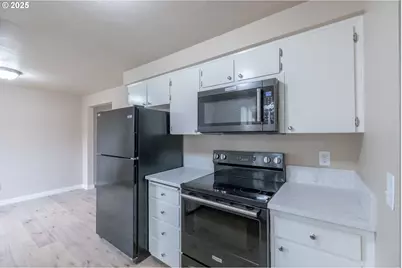 562 SE Connecticut Ave, Salem, OR 97317 - Photo 16