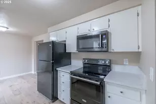 562 SE Connecticut Ave, Salem, OR 97317 - Photo 16