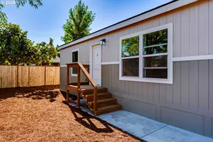 401 S 52nd St, Springfield, OR 97478 - Photo 2