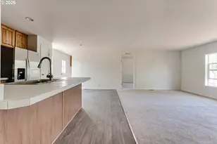 401 S 52nd St, Springfield, OR 97478 - Photo 8