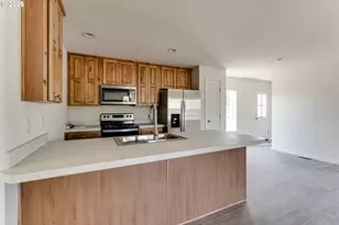 401 S 52nd St, Springfield, OR 97478 - Photo 4