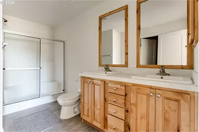 401 S 52nd St, Springfield, OR 97478 - Photo 24