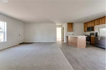 401 S 52nd St, Springfield, OR 97478 - Photo 12