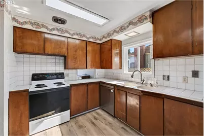 6847 N Denver Ave, Portland, OR 97217 - Photo 12