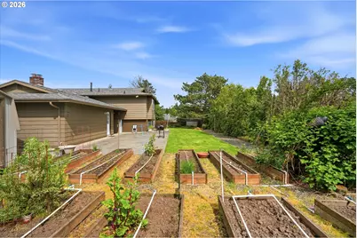 2146 SE Sandy Ct, Troutdale, OR 97060 - Photo 34