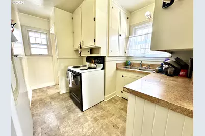 2243 3rd St, Baker City, OR 97814 - Photo 2