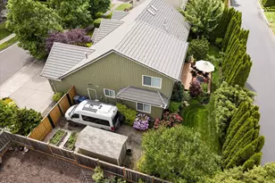 2053 Lakeview Dr, Eugene, OR 97408 - Photo 36
