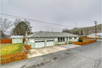 321 NE 42nd St, Pendleton, OR 97801 - Photo 2