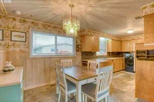 321 NE 42nd St, Pendleton, OR 97801 - Photo 8