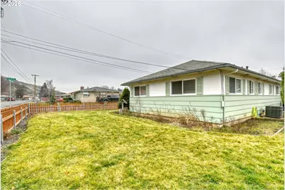 321 NE 42nd St, Pendleton, OR 97801 - Photo 38