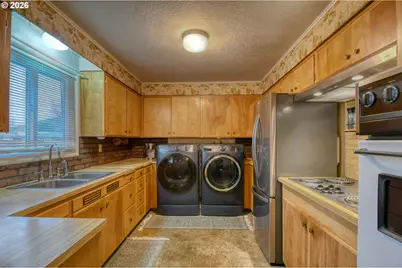 321 NE 42nd St, Pendleton, OR 97801 - Photo 14