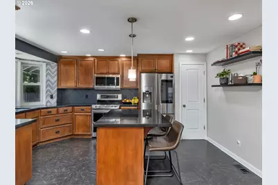 15550 NW Oak Hills Dr, Beaverton, OR 97006 - Photo 10