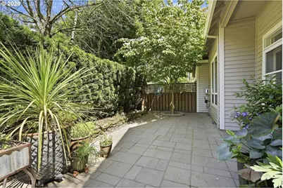 14710 Davis Ln, Lake Oswego, OR 97035 - Photo 32