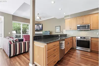 14710 Davis Ln, Lake Oswego, OR 97035 - Photo 6