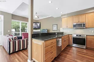 14710 Davis Ln, Lake Oswego, OR 97035 - Photo 6