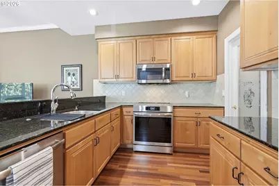 14710 Davis Ln, Lake Oswego, OR 97035 - Photo 8