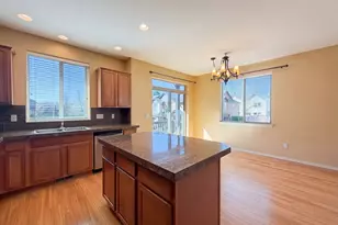 1402 NE Edgefield St, Hillsboro, OR 97124 - Photo 14