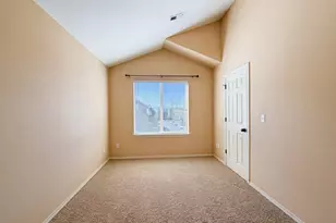 1402 NE Edgefield St, Hillsboro, OR 97124 - Photo 4