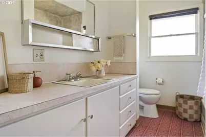 362 NE 9th Pl, Hillsboro, OR 97124 - Photo 34