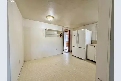 91566 Dolezal Ln, Coos Bay, OR 97420 - Photo 10