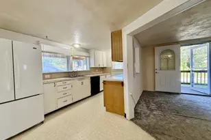 91566 Dolezal Ln, Coos Bay, OR 97420 - Photo 4