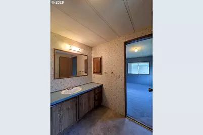 1200 E Central Ave #5, Sutherlin, OR 97479 - Photo 32