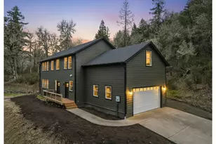 610 Terrace Dr, Glide, OR 97443 - Photo 2